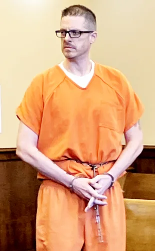 Former police officer who threatened court officials placed on community control